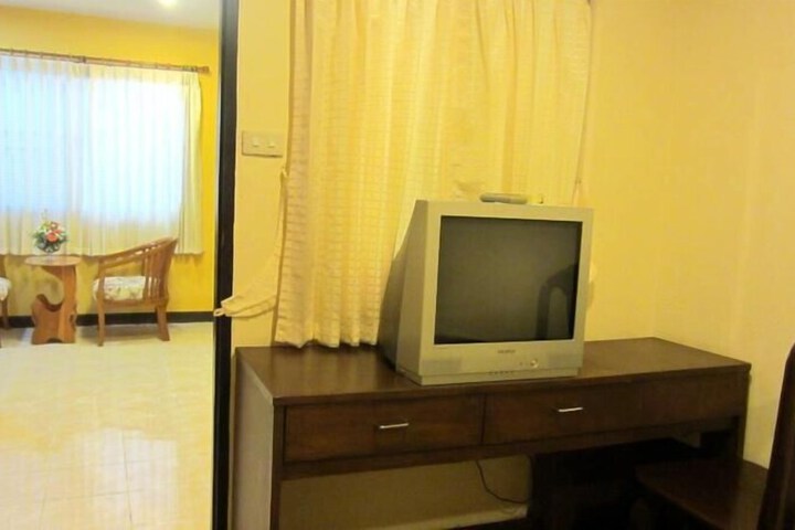 Room 9 of 13