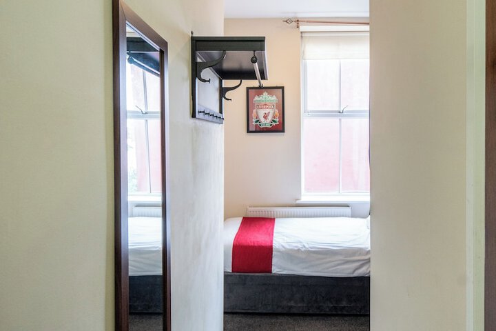 Room 17 of 43