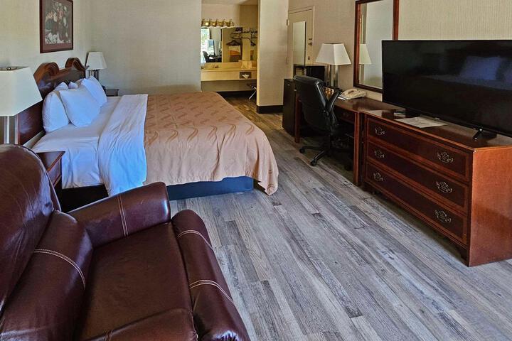 1 King Bed (1 of 3)