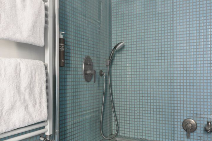 Room 80 of 94