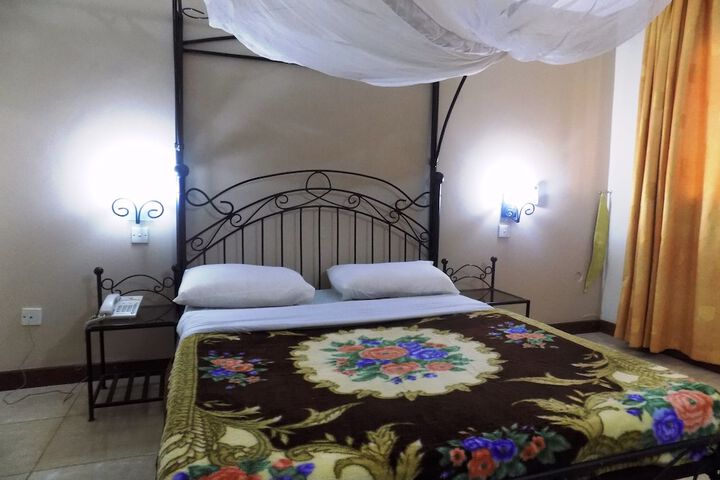 Room 4 of 35