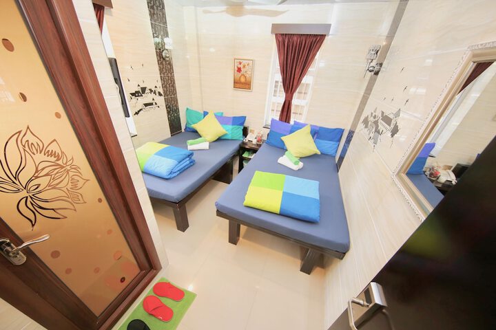 Room 72 of 119