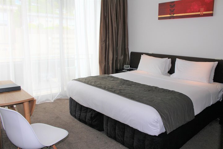 Room 9 of 35