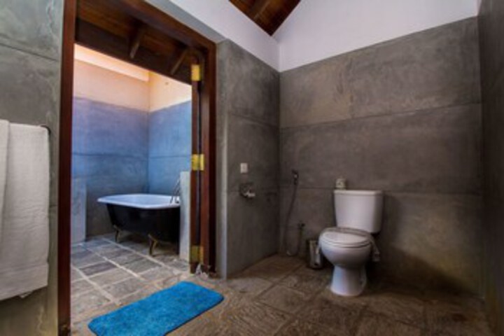 Room 3 of 28
