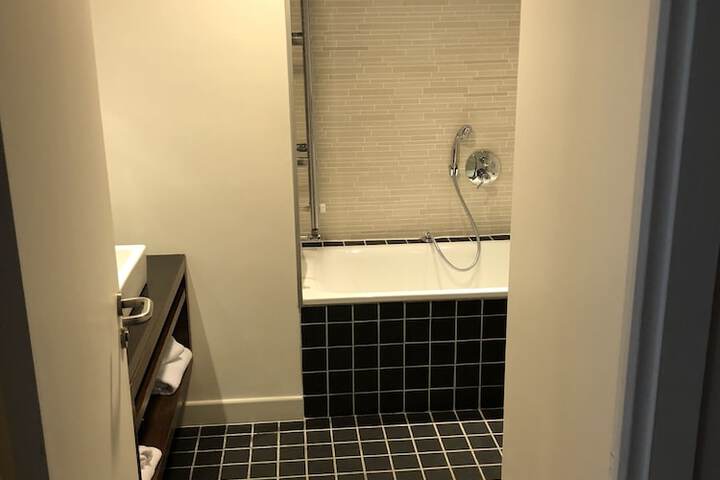 Room 31 of 49