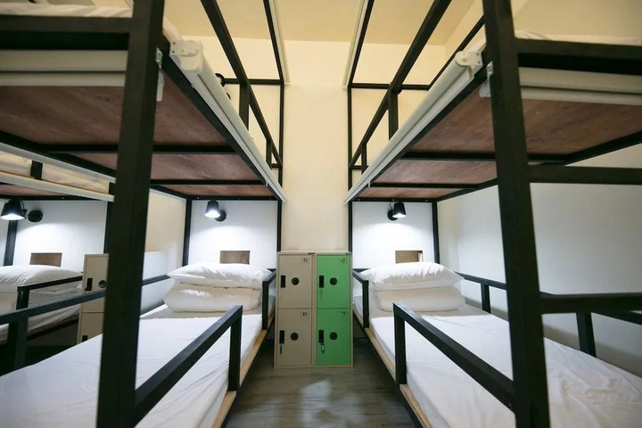 Room 4 of 12