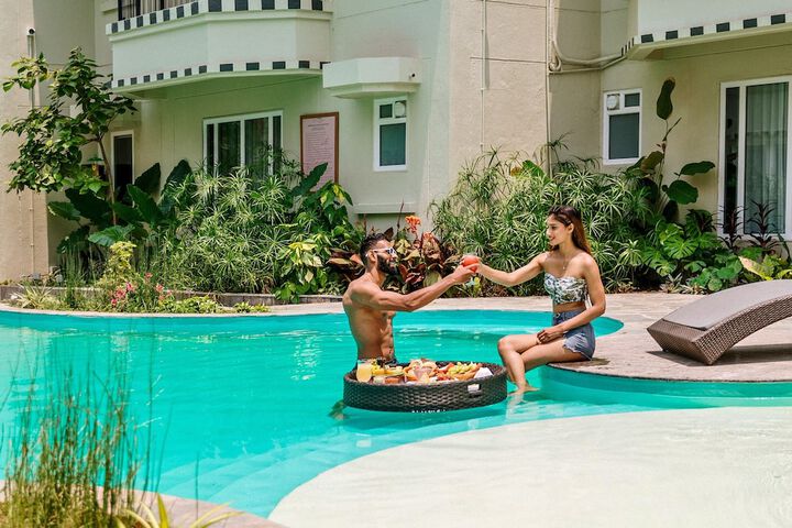 Pool 64 of 102