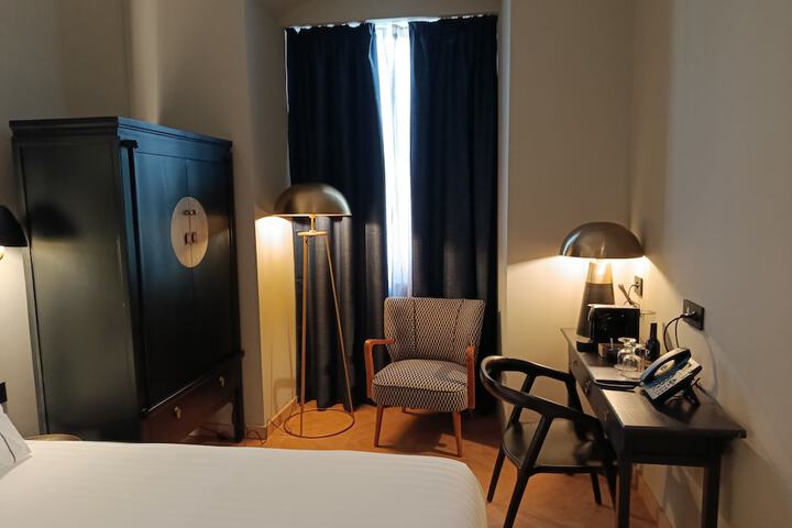 Room 14 of 22