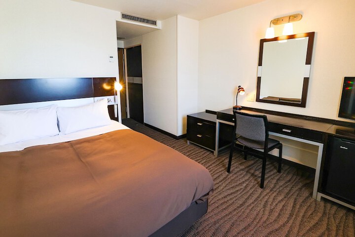 Room 8 of 42