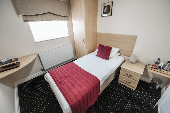 Room 28 of 48