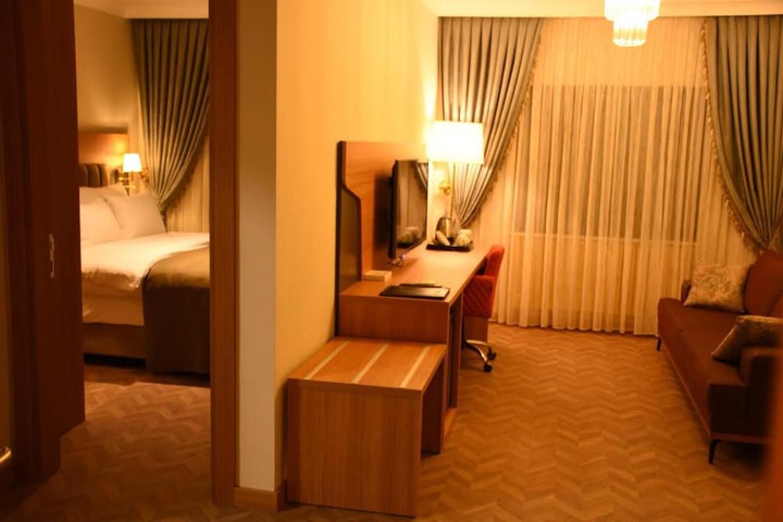 Room 6 of 54