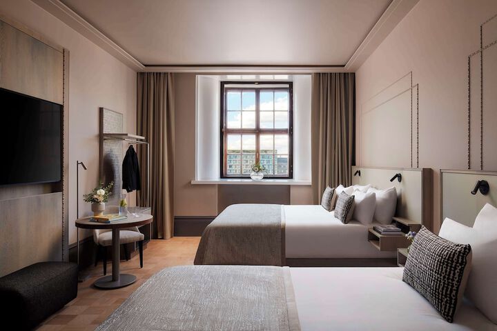 Room 43 of 68