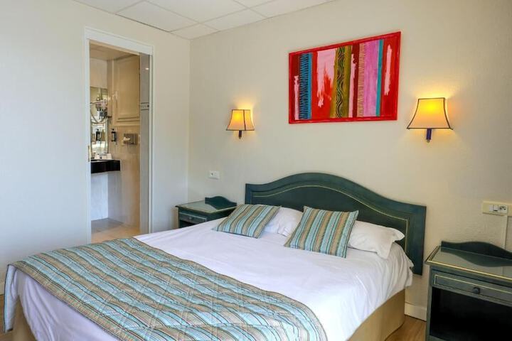 Room 46 of 172