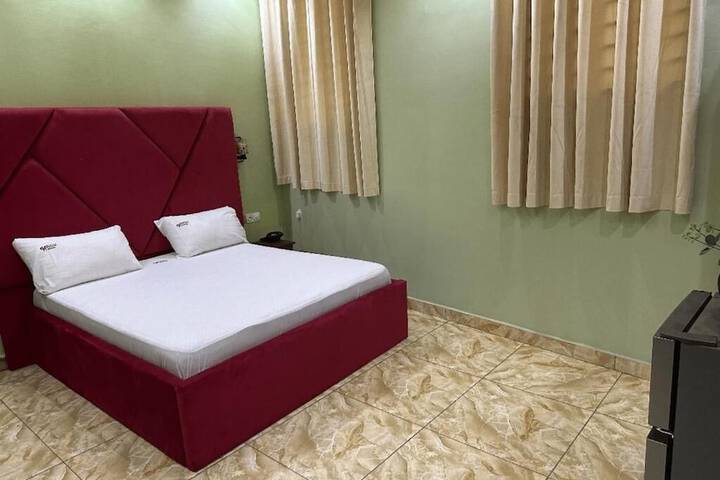 Room 7 of 11