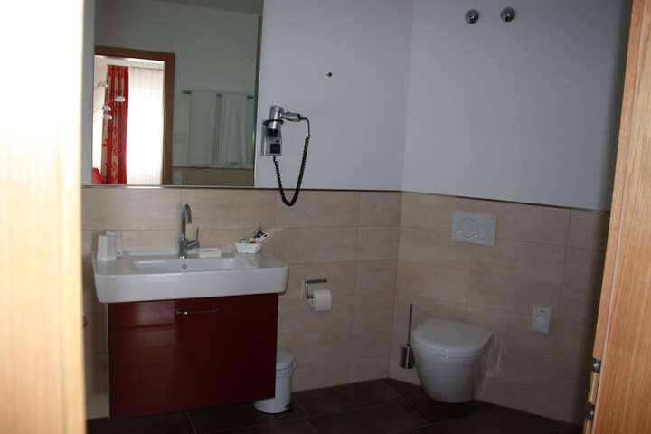 Room 14 of 19