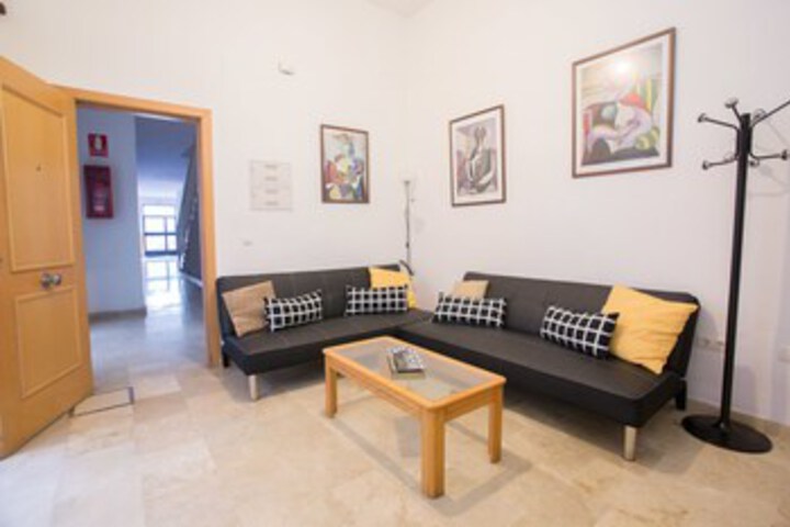Room 8 of 22