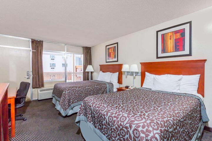 2 Double Beds (8 of 8)