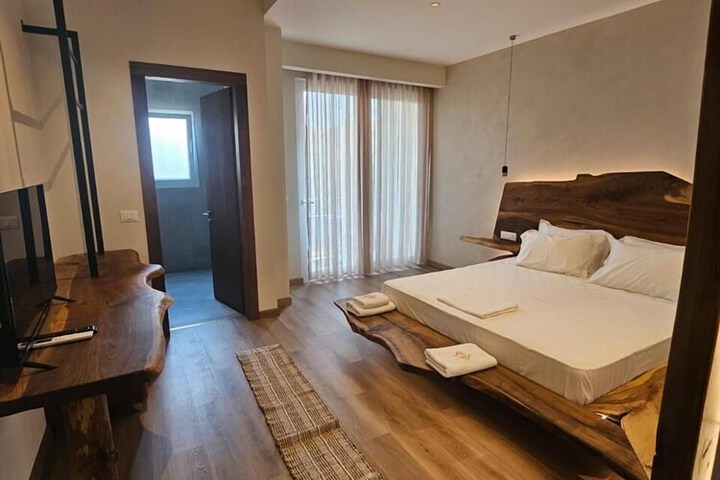 Room 13 of 84