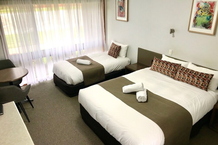 Room 6 of 44