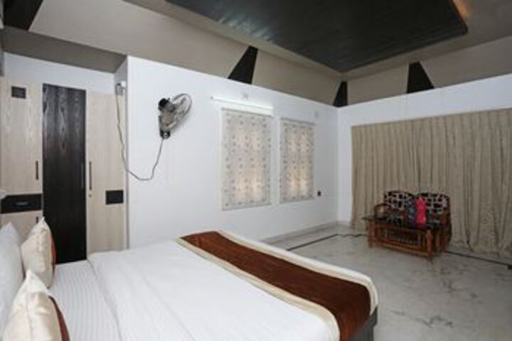 Room 14 of 26