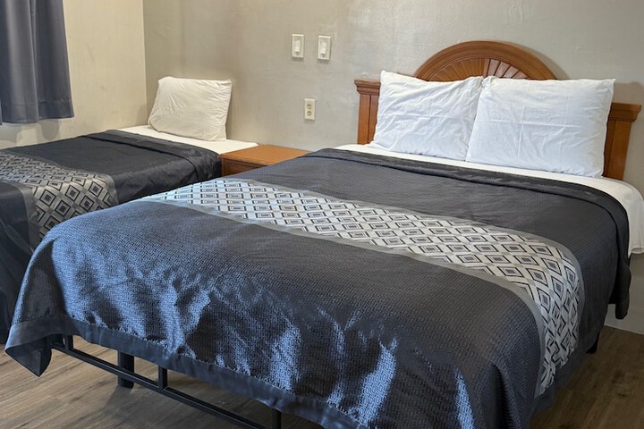 Room 12 of 60