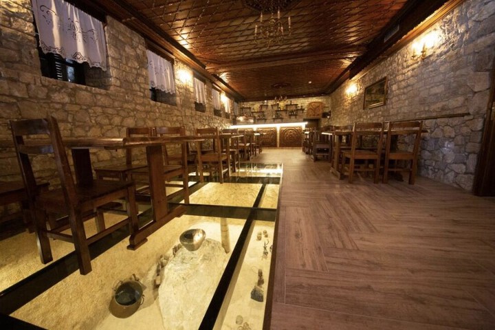 Dining 15 of 25