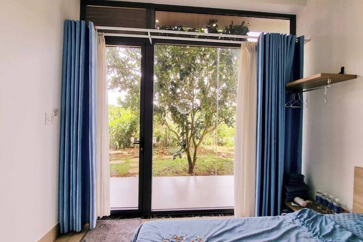 Room 12 of 40
