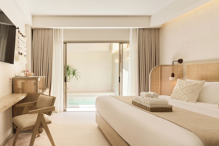 Room 27 of 54