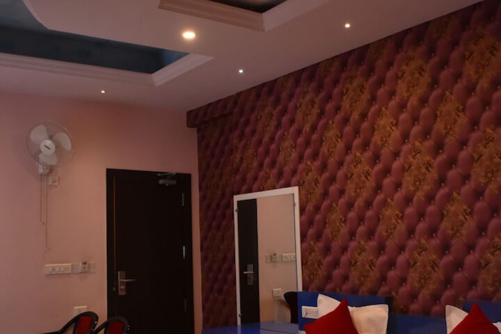 Room 19 of 37