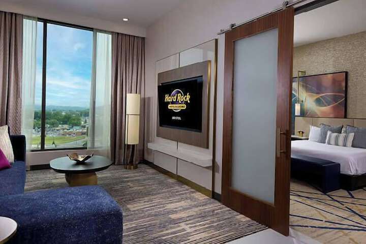 Room 14 of 48