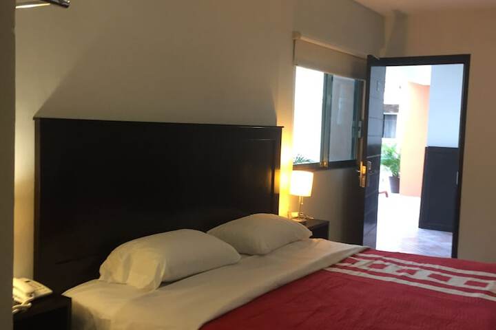 Room 5 of 40