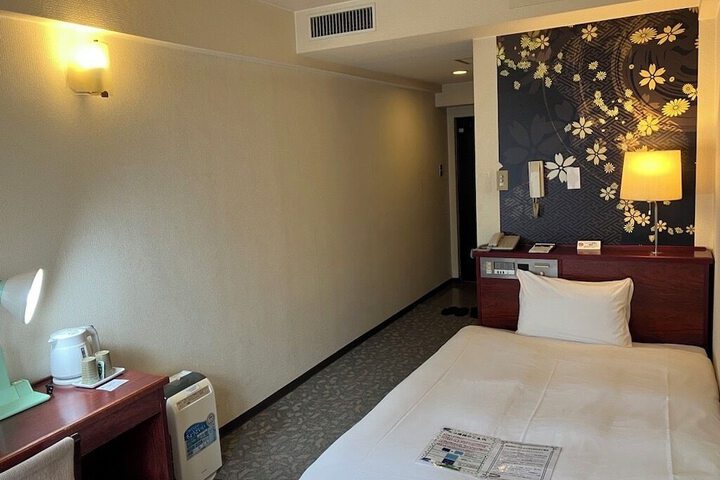 Room 28 of 44