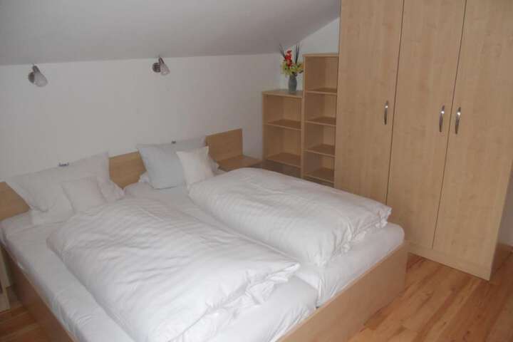 Room 13 of 39