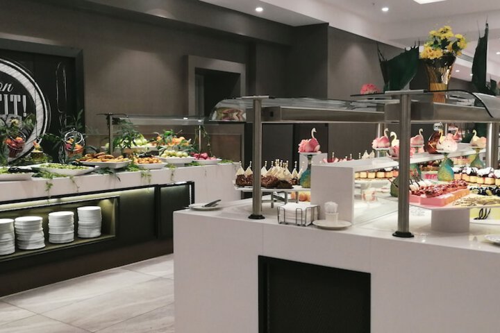 Dining 63 of 80