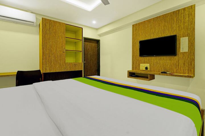 Room 12 of 34