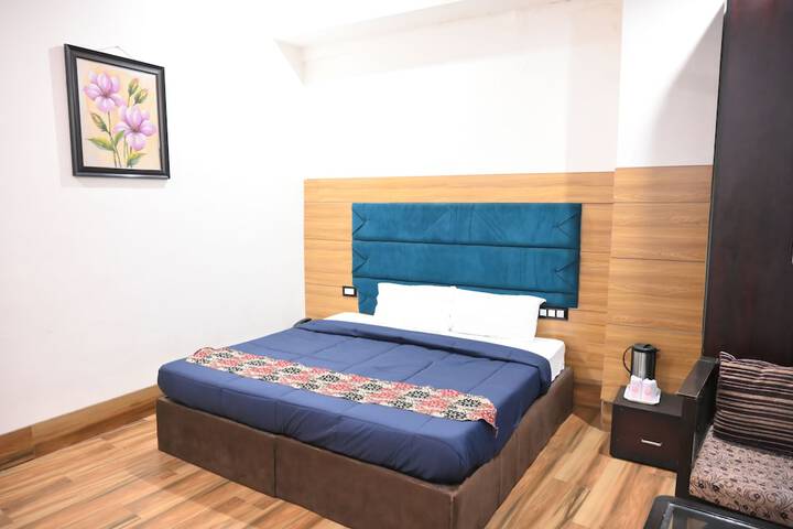Room 16 of 52