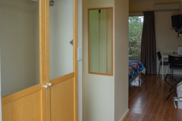 Room 9 of 35