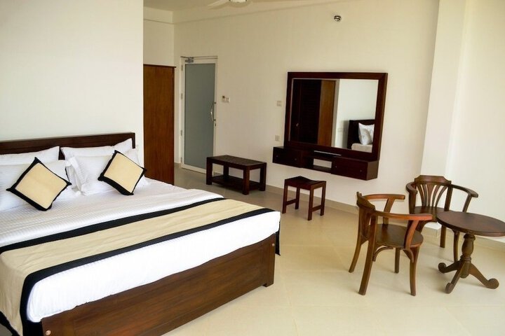 Room 9 of 36