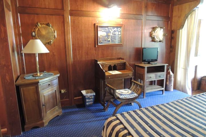 Room 18 of 51