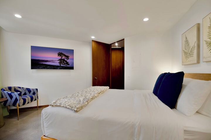 Hotel 74 of 100