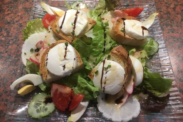Dining 20 of 48