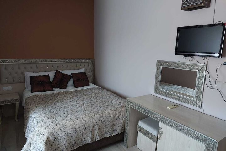 Room 5 of 28