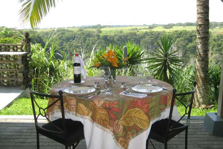 Dining 70 of 85