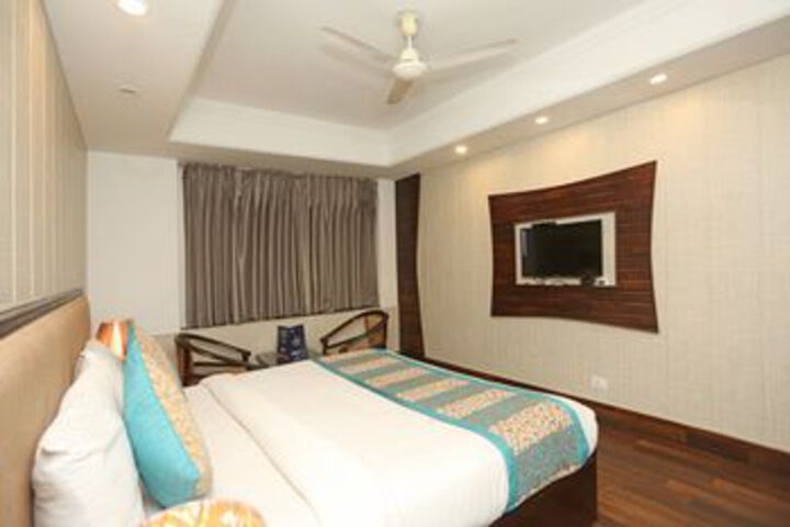 Room 17 of 31