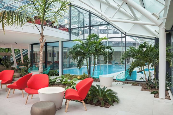 Pool Hotel