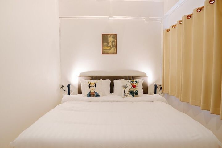 Room 3 of 20