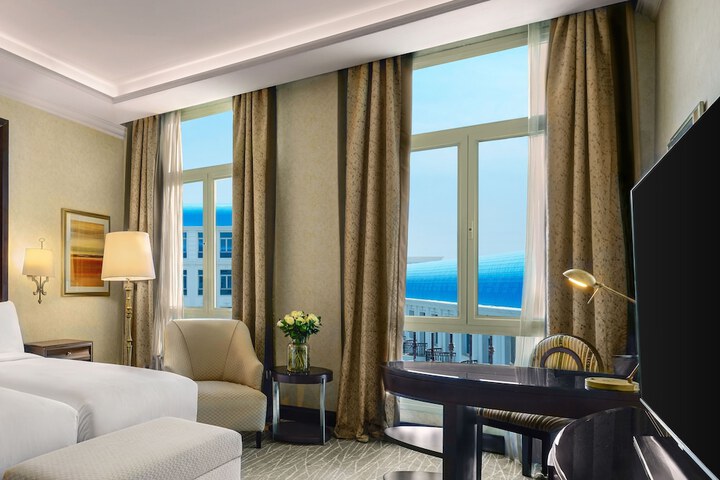 Room 50 of 208