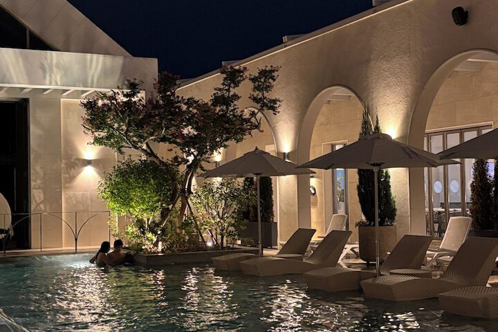 Hotel with Pool