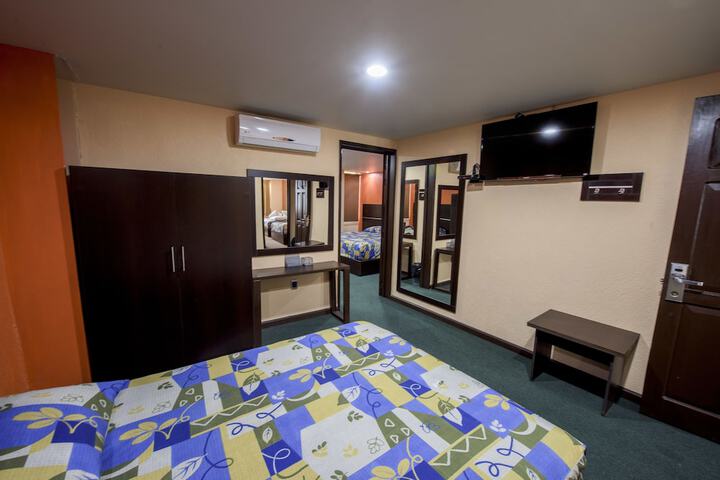 Room 13 of 38