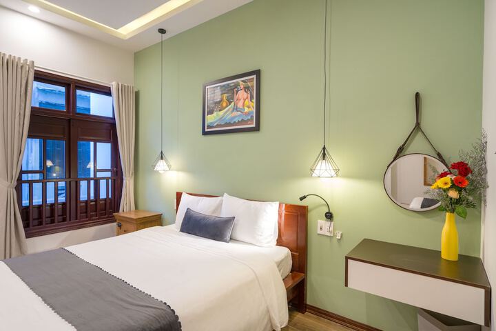 Room 18 of 49